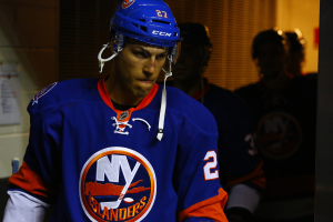 NY Islanders Anders Lee walks to the ice. (Brandon Titus/Inside Hockey)