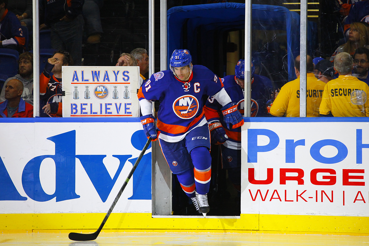 NY Islanders John Tavares takes the ice. (Brandon Titus/Inside Hockey)