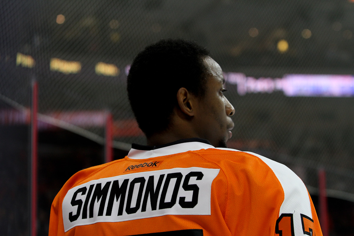 Simmonds OT Goal Lifts Flyers Over Sharks