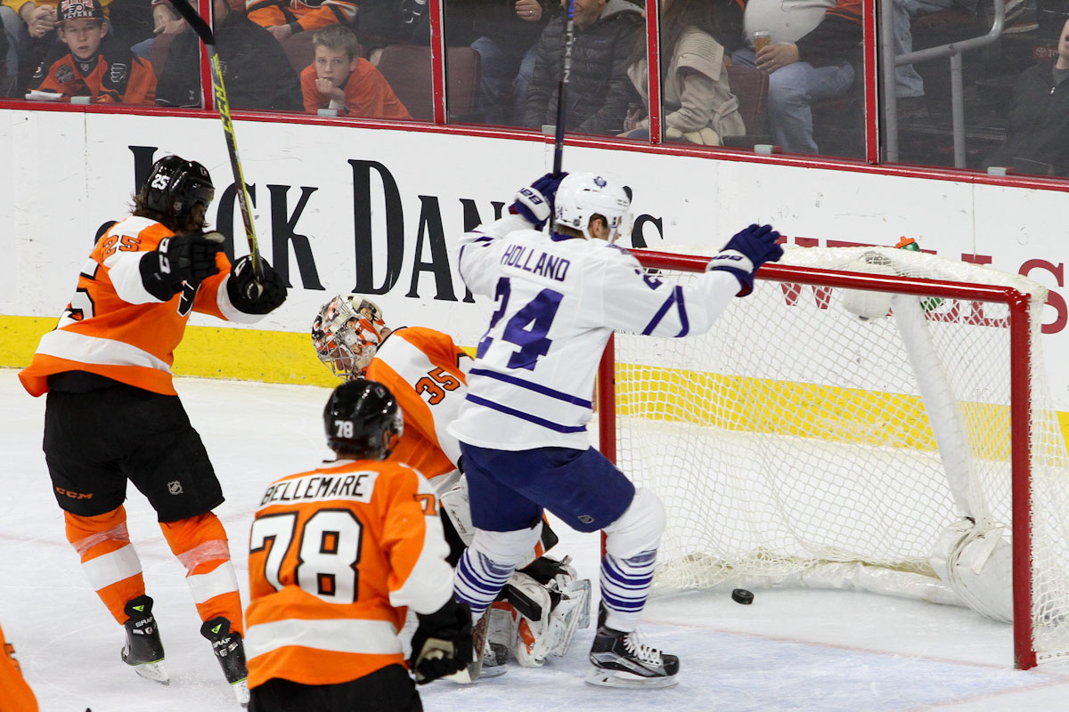 Leafs Edge Flyers in Final Seconds; Win 3-2