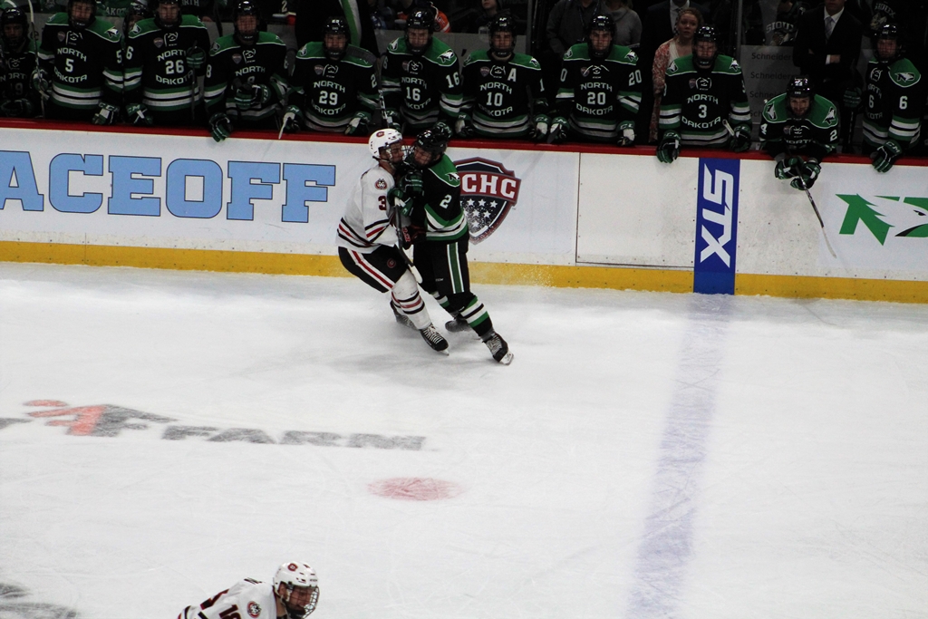 SCSU Pushes UND to the Brink with 3-2 Win