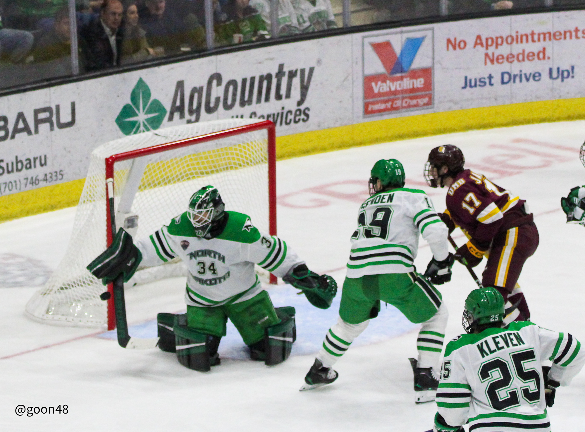 Drew DeRidder Emerging as UND’s Starting Goalie